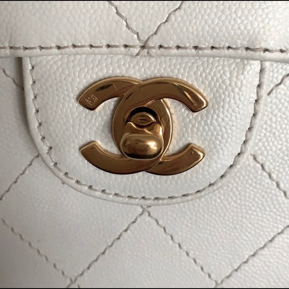 Chanel - Picture 6 of 11